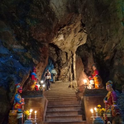 Marble mountains, Am Phu cave and monkey mountains