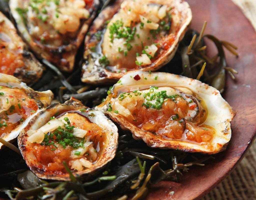 What to Eat at Tu Hien - Grilled oysters