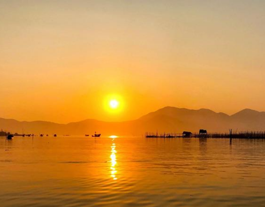 Watch the Sunset over Tu Hien Lagoon