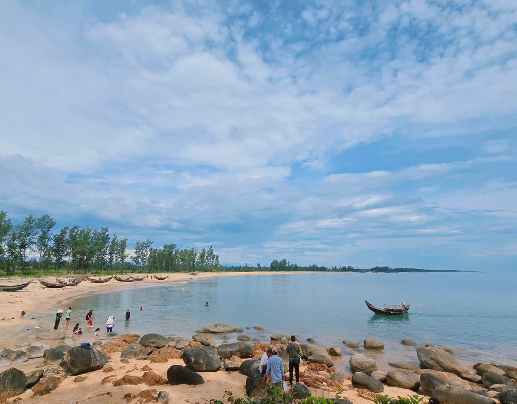 Explore the Tu Hien Estuary