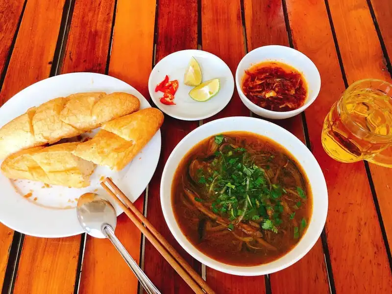 Eel Soup with Bread