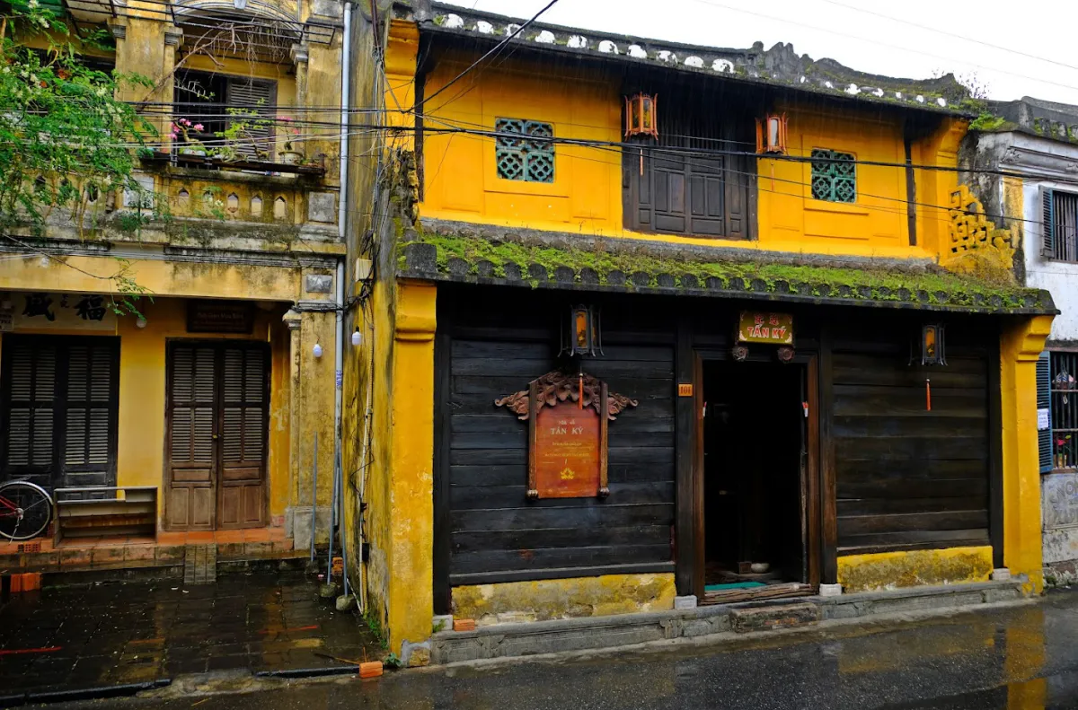 Experience visiting Tan Ky Hoi An ancient house over 200 years old