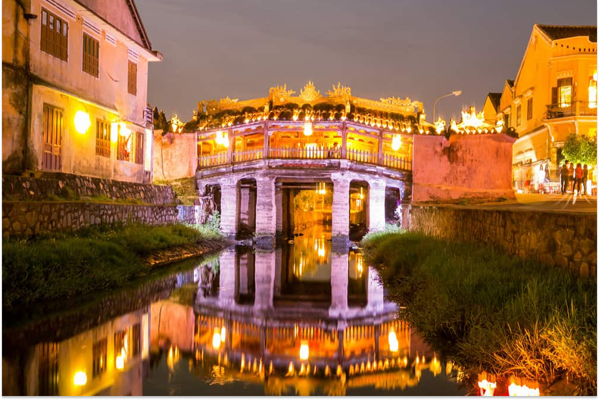 Evening itinerary experience around Night Market on An Hoi Island