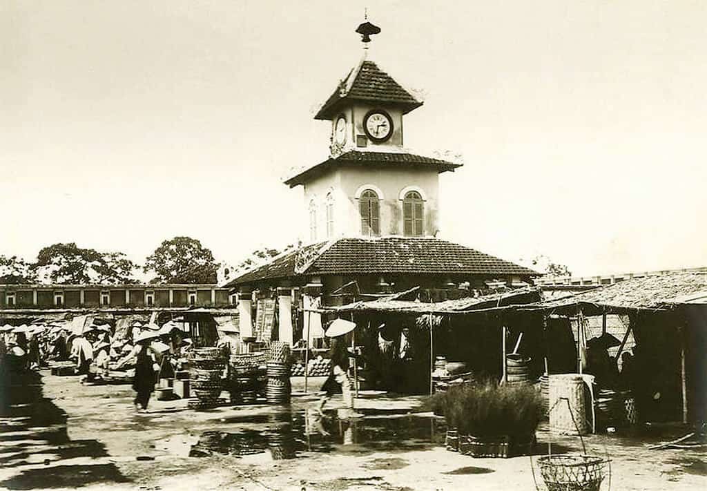 Historical illustration of Hue during the Nguyen Dynasty in the 19th century