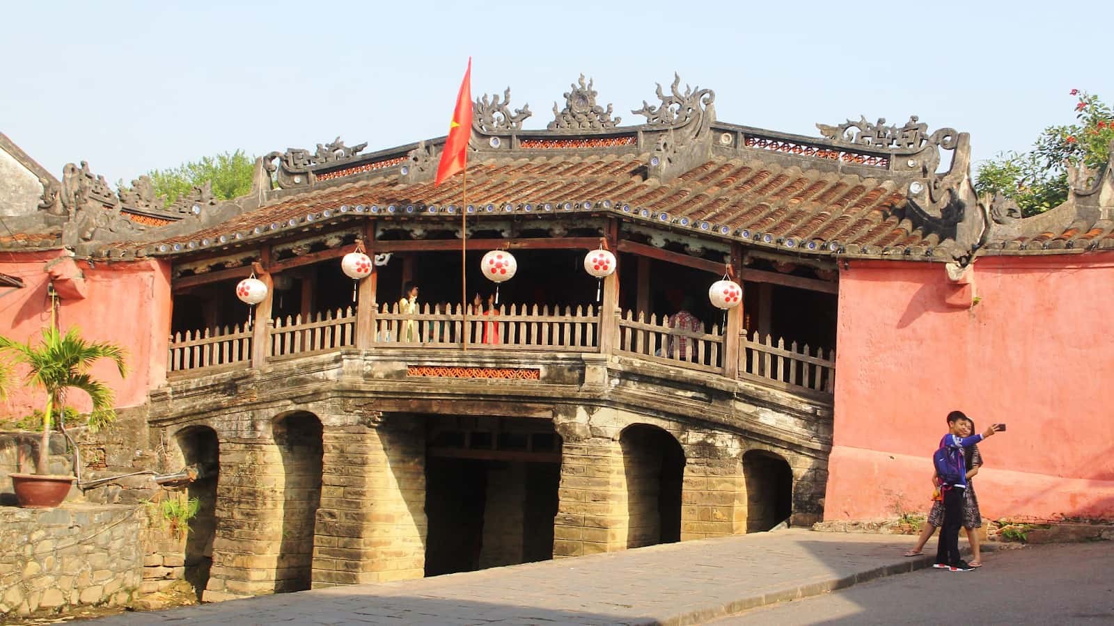 Hoi An Japanese Covered Bridge illuminated with lanterns at night