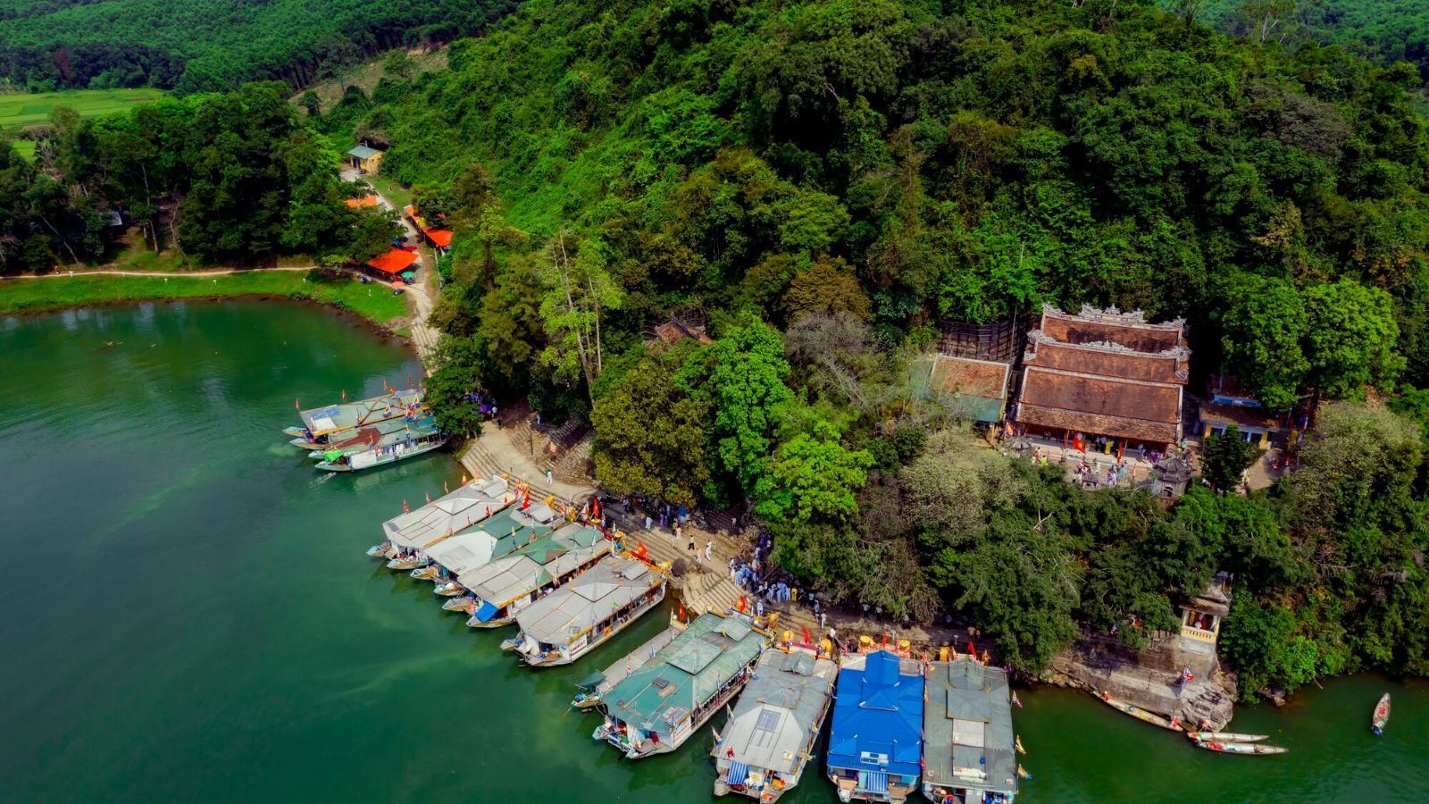Hon Chen Temple: Sacred Cultural Site in Hue