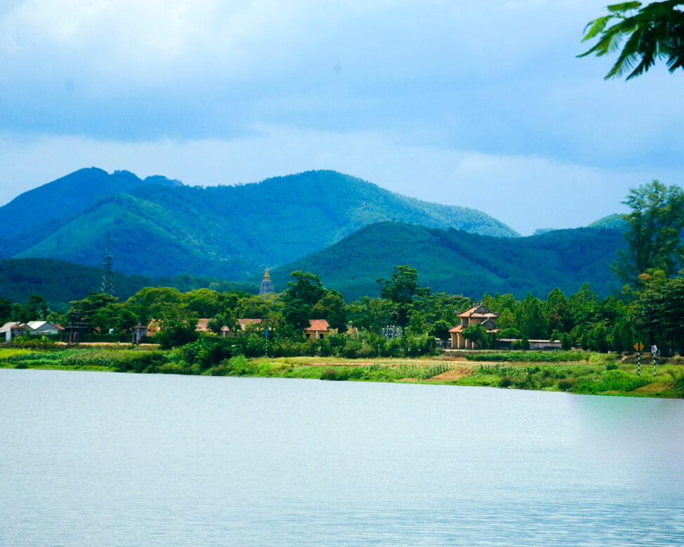 Ngu Binh Mountain: Scenic Viewpoint In Hue