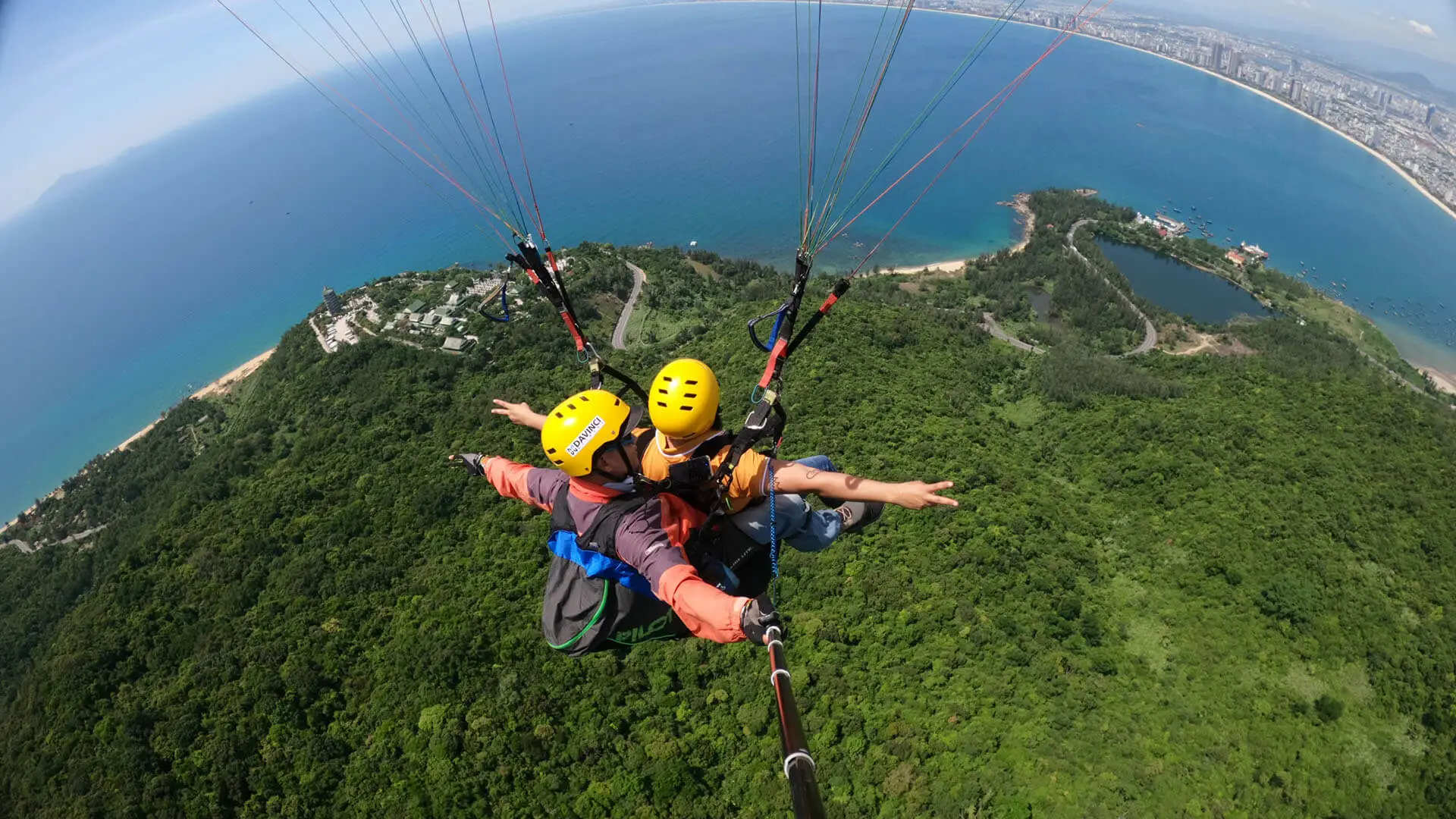 Paragliding in Son Tra, Da Nang