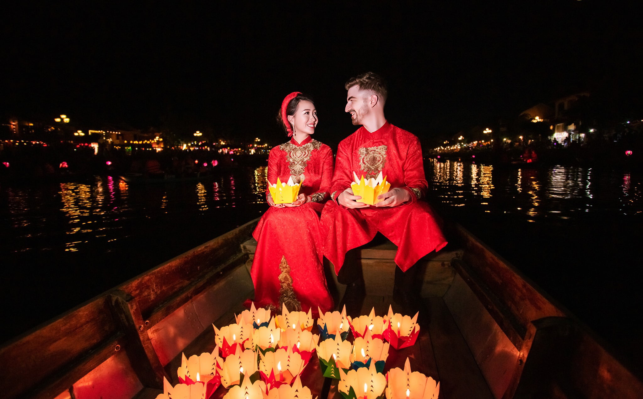 Private lantern boat experience for couples in Hoi An at night