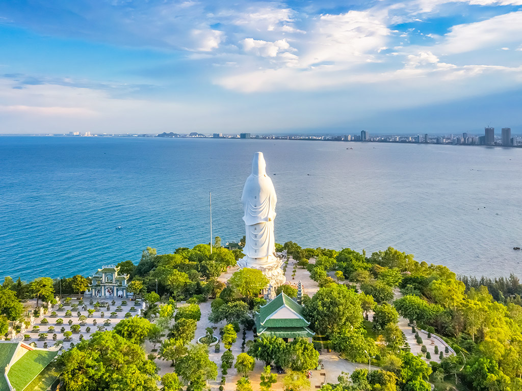 Son Tra Peninsula Travel Guide: Nature & Hidden Gems