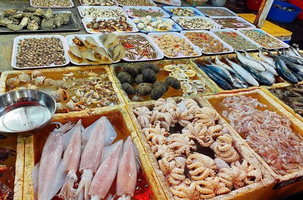 Tho Quang Fishing Village Afternoon Market