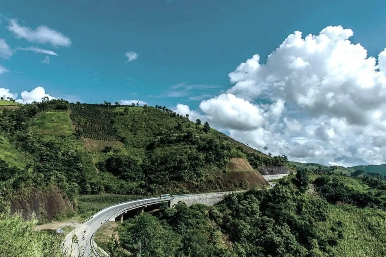 Travel route from Hue city center to Ngu Binh Mountain