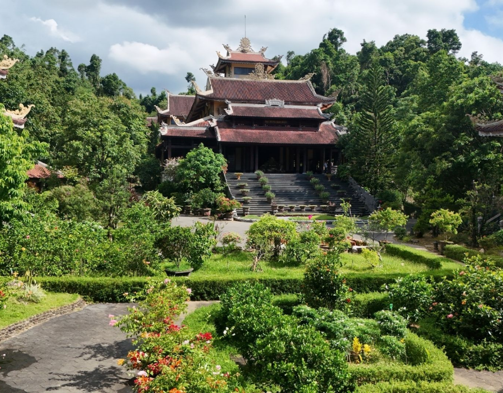 Travel Tips for Visiting Truc Lam Bach Ma Zen Monastery