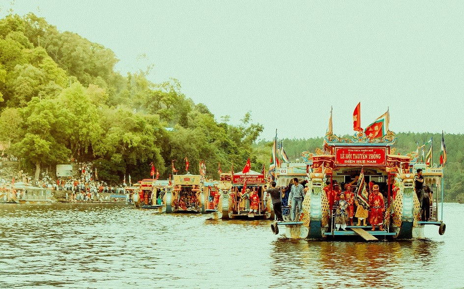 Visitors gathering at Hon Chen Temple during a cultural festival