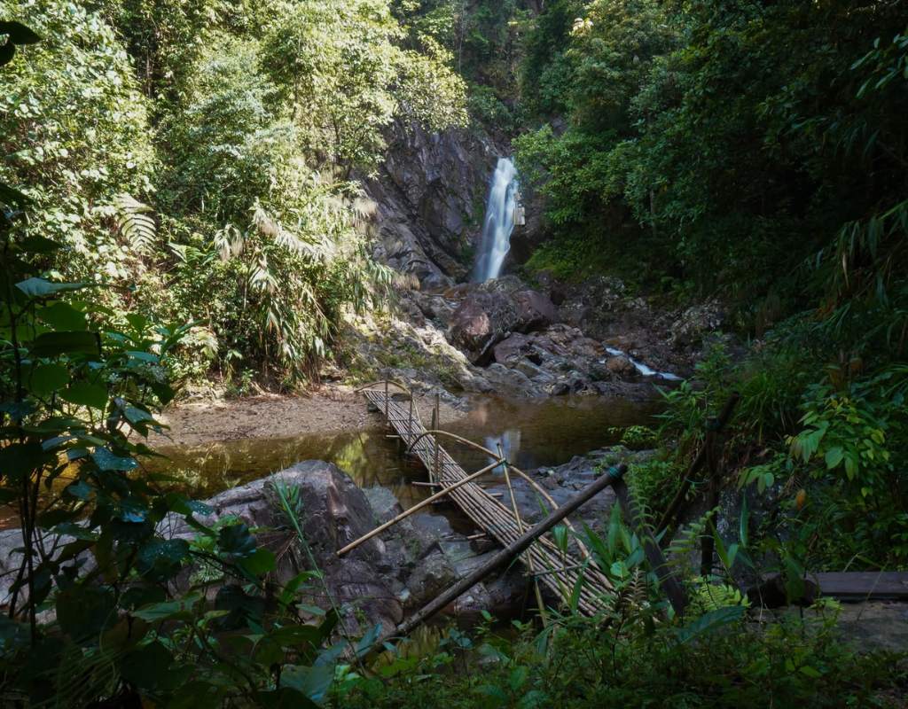 Travel Tips for Visiting Anor Waterfall