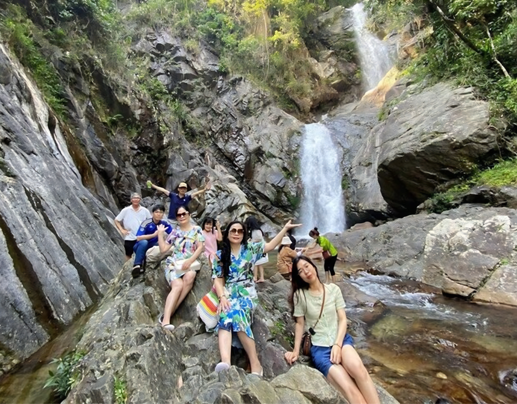 Capture Stunning Anor Waterfall Photos