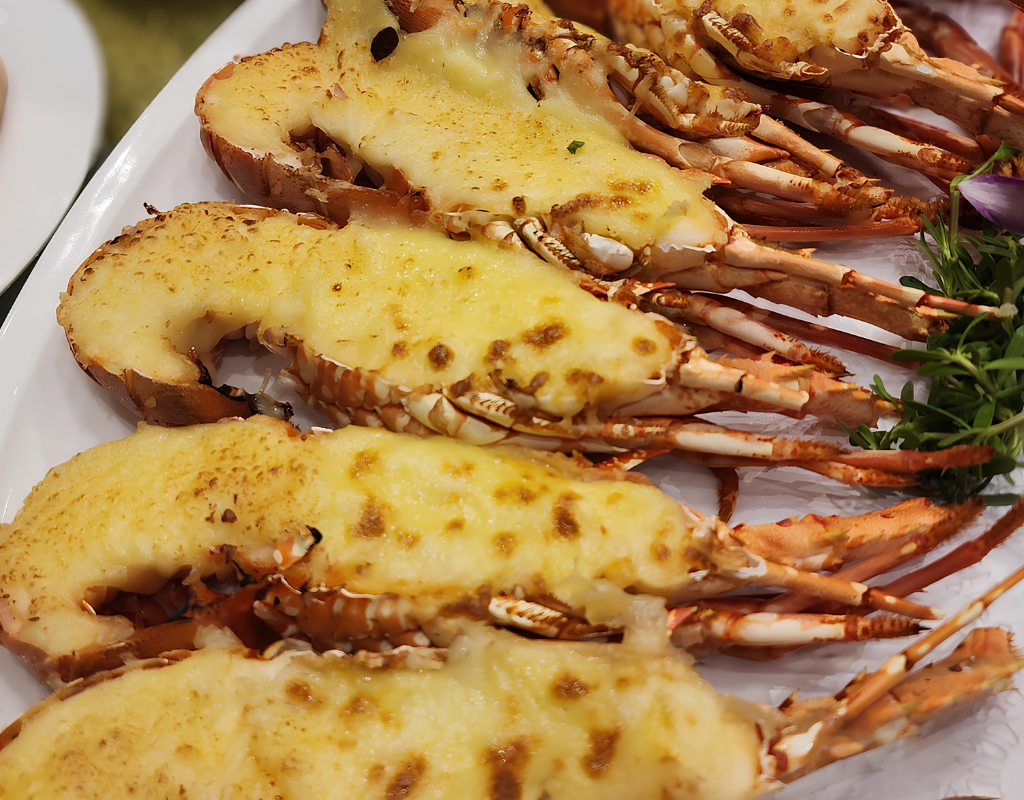 A comfortable seafood meal at Brilliant Restaurant.