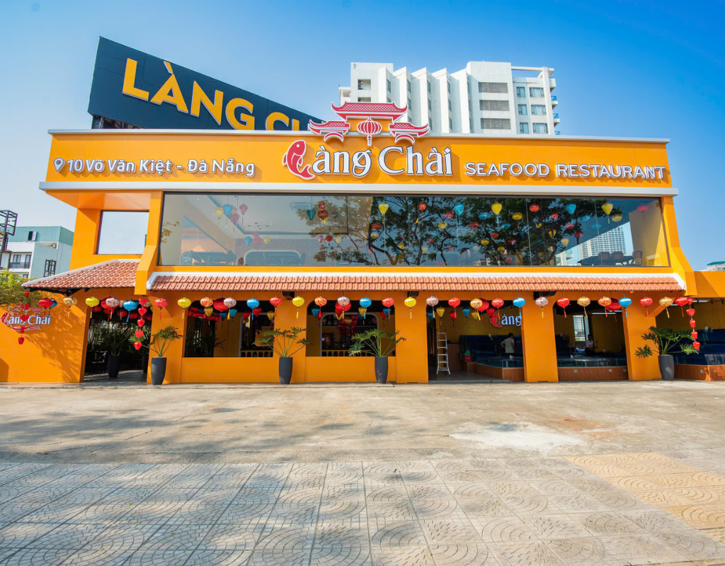 A casual seafood spread at Lang Chai SeaFood.