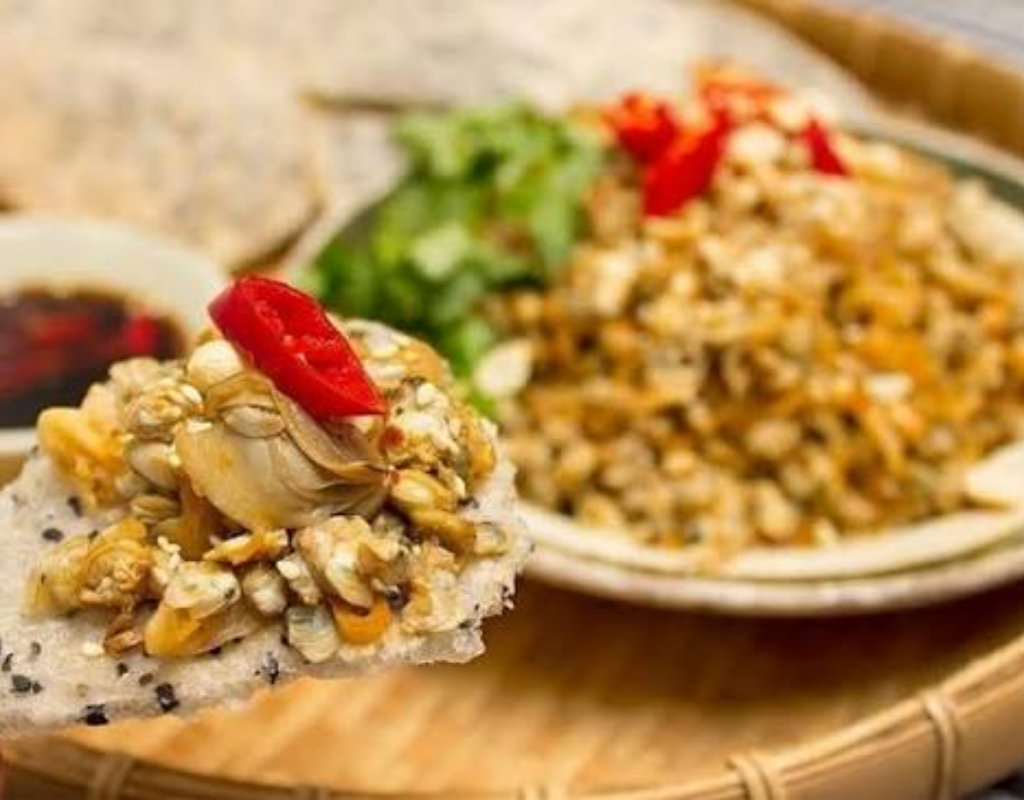 Banh Dap with Stir-fried Baby Clams