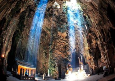 Marble Mountains & Monkey Mountain Tour takes you to the stunning Marble Mountains, featuring ancient caves, pagodas, and breathtaking views. Then, visit Monkey Mountain to explore the towering Lady Buddha statue and enjoy panoramic views of Da Nang.