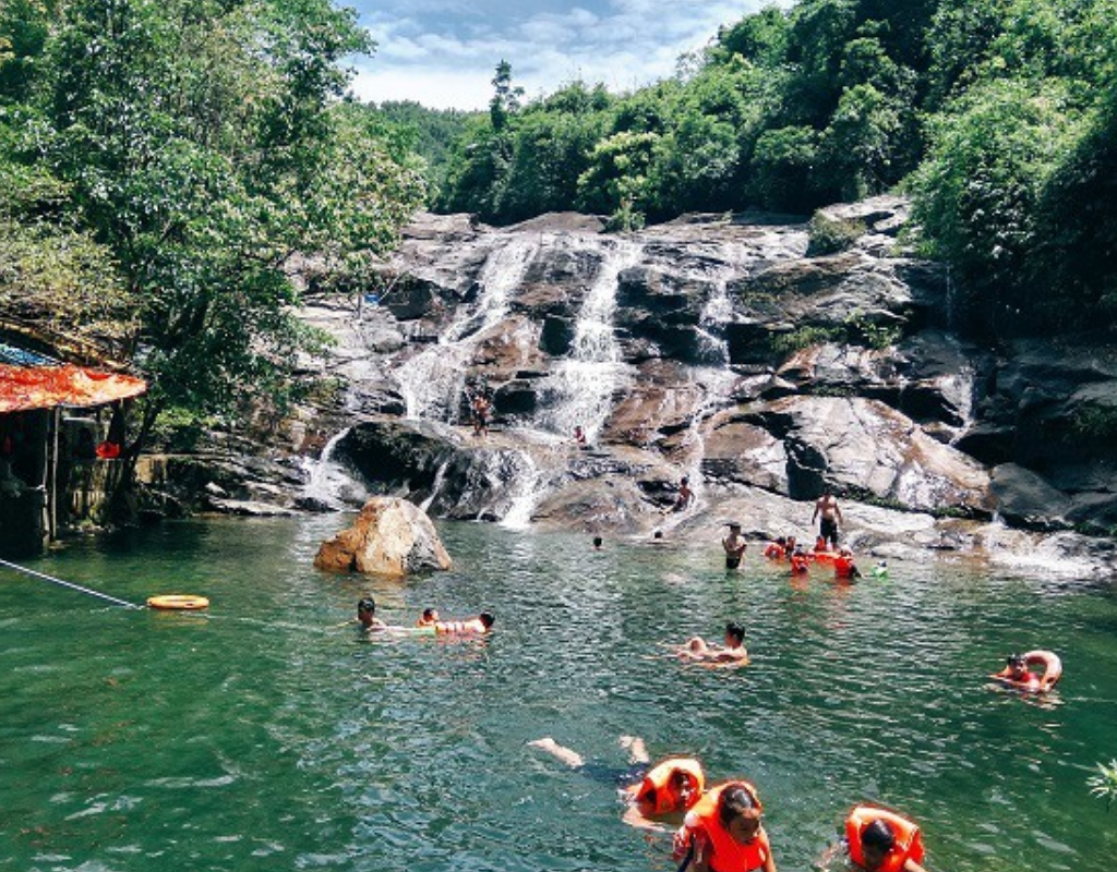 Safety Tips for Visiting Nhi Ho Waterfall