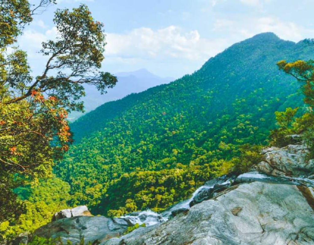 Travel Tips for Visiting Nhi Ho Waterfall