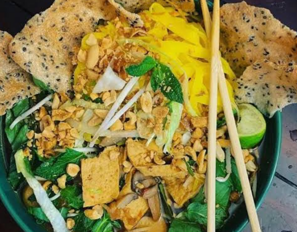 Vegetarian Quang Noodle