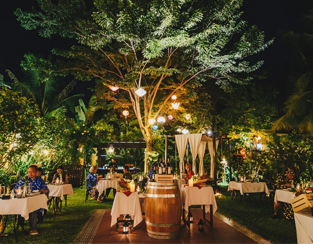 Red Bean Hoi An – A restaurant offering a refined casual fine dining experience.