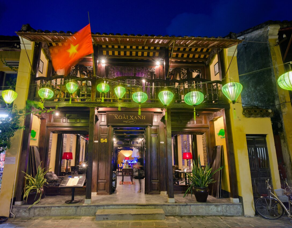 Green Mango Restaurant – Perfect for guests who enjoy a fusion of Vietnamese and international flavors.