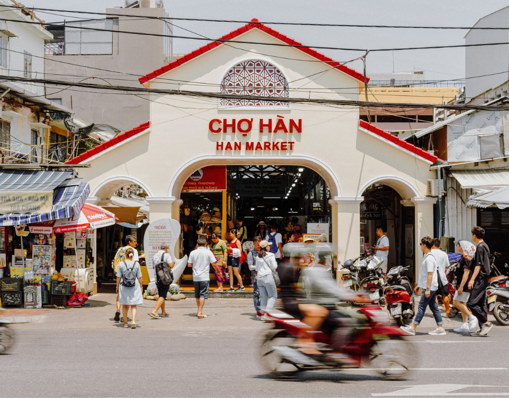 Explore Da Nang’s lively markets, coastal neighborhoods, and riverside streets for authentic local flavors.